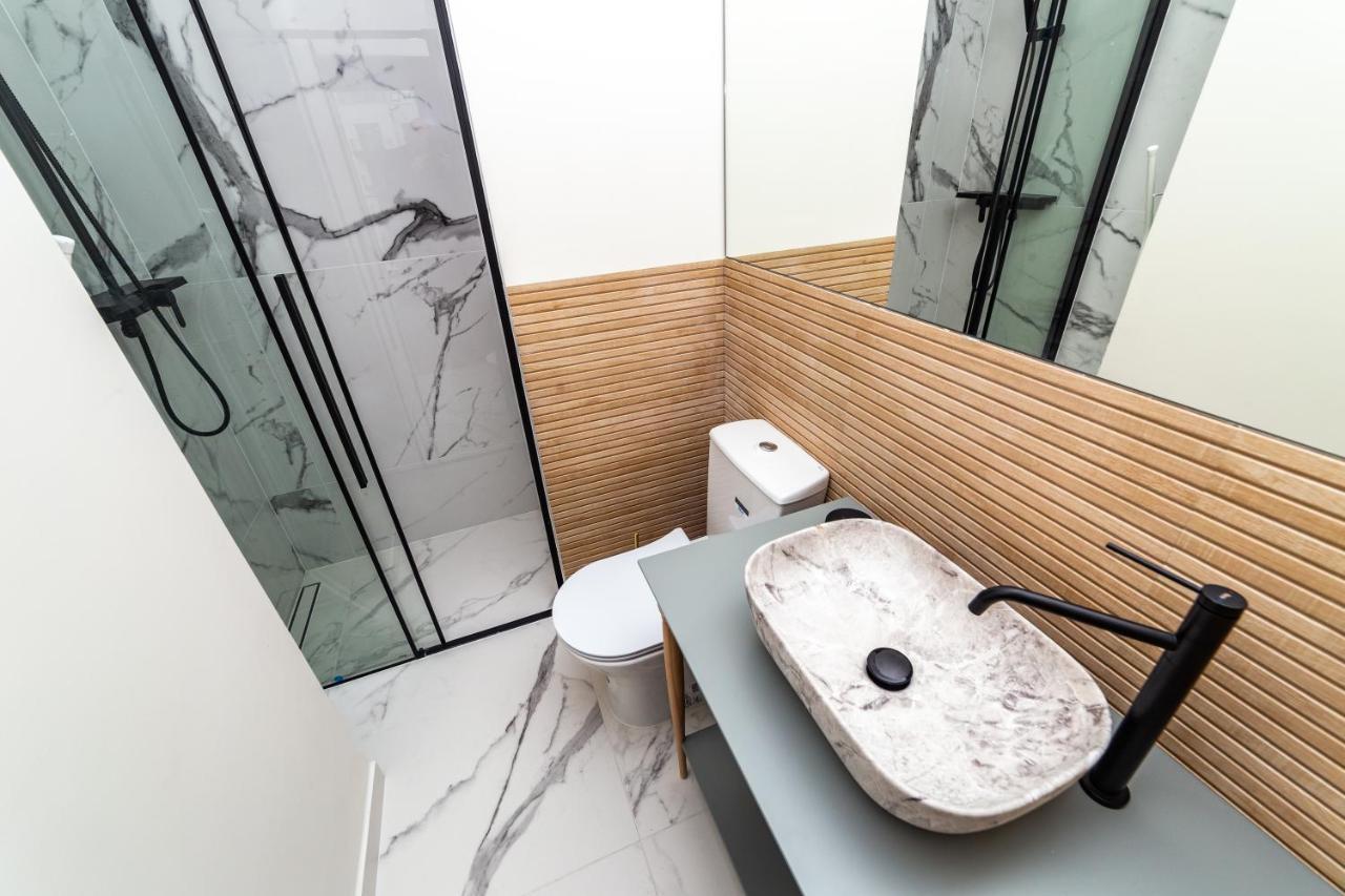 Pobookowane Barbary Delux Old Town Apartment Гданск Екстериор снимка